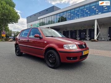 Volkswagen Polo 1.4 Trendline NAVI CARPLAY TREKHAAK ELEC.PAK beschikbaar voor biedingen
