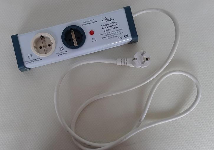 Combiregelaar/energieverdeler voor wasmachine/droger/Plieger, Witgoed en Apparatuur, Was-droogcombinaties, Zo goed als nieuw, Minder dan 85 cm