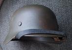 Duitse helm M40., Verzamelen, Ophalen of Verzenden, Landmacht, Nederland, Helm of Baret