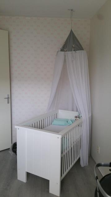 Complete babykamer te koop. beschikbaar voor biedingen