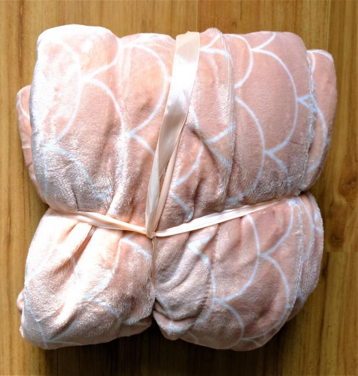 Nieuw: Plaid woondeken zacht-roze wit + met borg 160x130, Huis en Inrichting, Woonaccessoires | Plaids en Woondekens, Nieuw, Ophalen of Verzenden