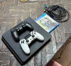 Playstation 4 + 2 controllers + 1 game, Spelcomputers en Games, Spelcomputers | Sony PlayStation 4, Ophalen of Verzenden, Zo goed als nieuw
