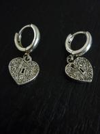 Oorringen met hartjes / Oorbellen zilver / oorbelletjes, Ophalen of Verzenden, Zilver, Overige materialen, Hangers