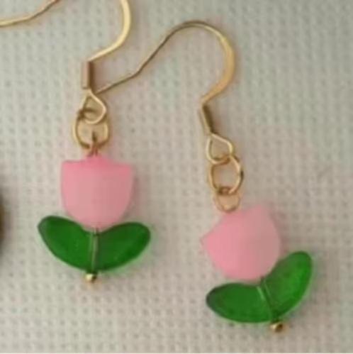 Schitterende Tulp oorbellen met 18K verguld RVS haakjes, Sieraden, Tassen en Uiterlijk, Oorbellen, Nieuw, Hangers, Glas, Ophalen