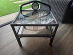 Vintage rotan bijzettafeltje met smoke glas, Minder dan 55 cm, Gebruikt, Rond, Glas