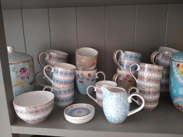 Pip Servies in zeer goede staat.  beschikbaar voor biedingen