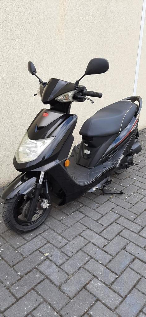 Kymco vp50 snor scooter agm zip vespa fly piaggio gts, Fietsen en Brommers, Scooters | Kymco, Zo goed als nieuw, People S, Ophalen of Verzenden