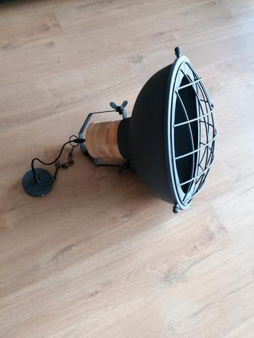 Industriële hanglamp  beschikbaar voor biedingen