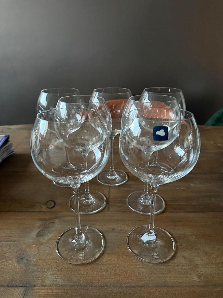 7 Leonardo wijnglazen - model Cheers Burgundy, Huis en Inrichting, Keuken | Servies, Zo goed als nieuw, Glas of Glazen, Overige stijlen