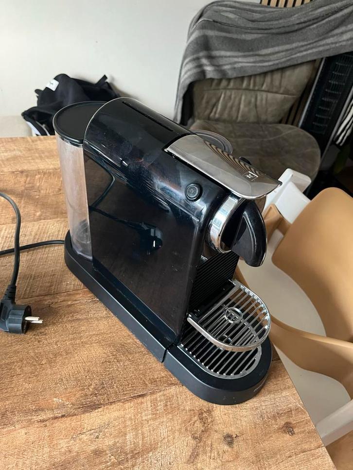 Magimix Nespresso Koffiemachine - bonus koffiecups en houder, Witgoed en Apparatuur, Koffiezetapparaten, Gebruikt, Koffiepads en cups