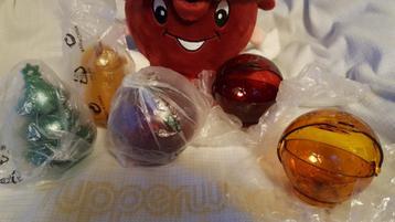 Tup ad23: kerst bal, kerstboom, kerstklok, cadeau doosje (5) beschikbaar voor biedingen