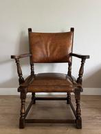 Vintage leren armstoel | Massief hout | Renaissance stijl, Antiek en Kunst, Antiek | Meubels | Stoelen en Banken, Ophalen