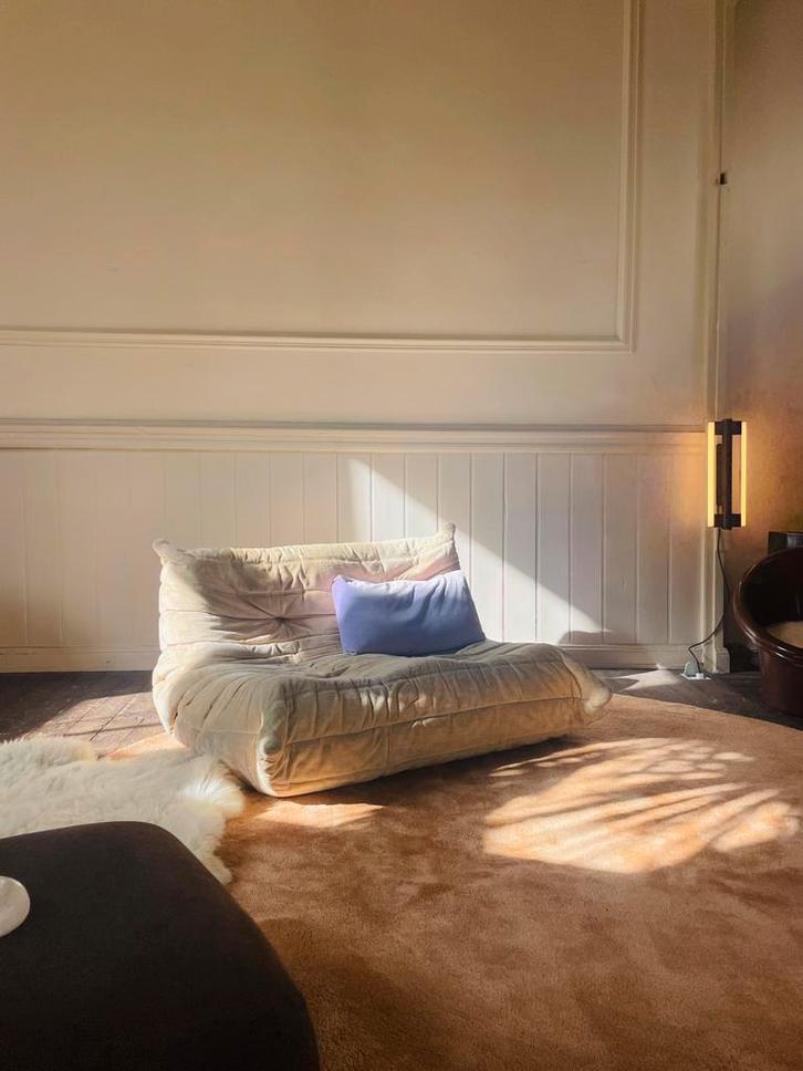 Ligne Roset Togo, vintage tweezitter, beige, Huis en Inrichting, Banken | Sofa's en Chaises Longues, Gebruikt, Vierpersoons of meer