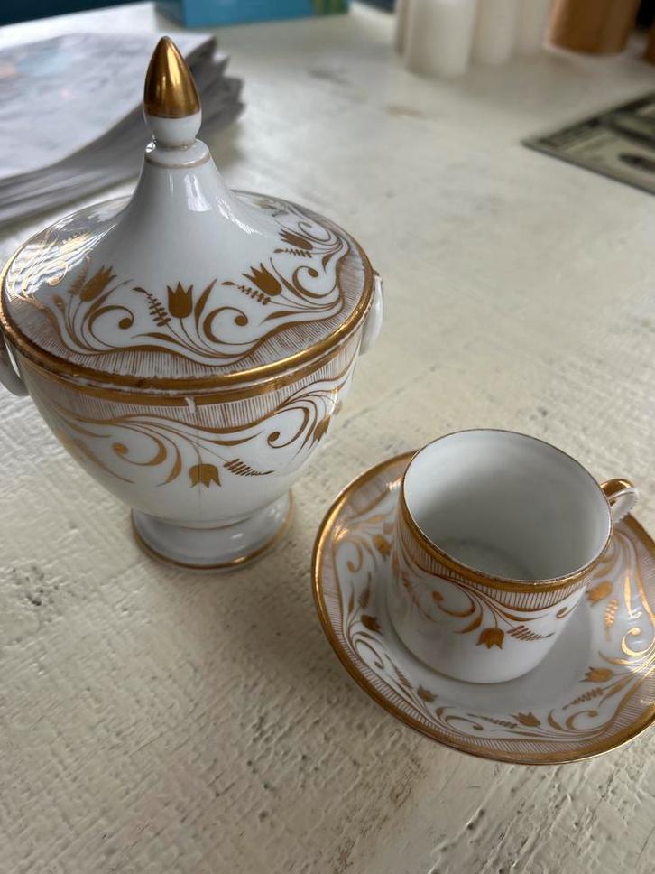 Antiek theeservies met gouden details, Antiek en Kunst, Antiek | Servies compleet, Ophalen of Verzenden