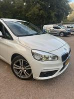 BMW 2-Serie Gran Tourer 1.5 218I 2015 Wit, Auto's, BMW, 74 €/maand, 2-Serie Gran Tourer, 7 stoelen, Handgeschakeld