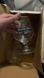 Hertog Jan op voet glazen 19 stuks, Verzamelen, Glas en Borrelglaasjes, Zo goed als nieuw, Ophalen, Bierglas
