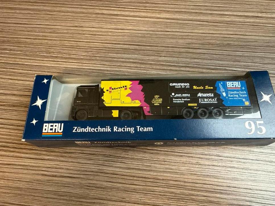Renault AE Magnum Beru race Transporter in OVP, Hobby en Vrije tijd, Modelauto's | 1:87, Ophalen of Verzenden, Zo goed als nieuw