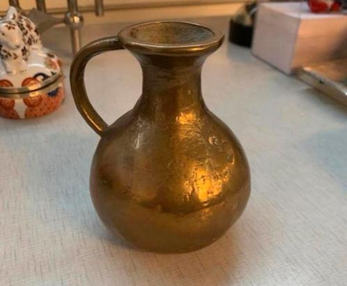 Kan antiek massief klein bronzen kannetje kanvaas vaas., Antiek en Kunst, Antiek | Koper en Brons, Ophalen of Verzenden