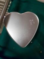 blik rvs kleur in vorm van hart, Verzamelen, Blikken, Ophalen of Verzenden