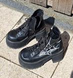 Mooie schoenen,hoge zool, spinneweb erop.merk Demonia, Ophalen of Verzenden, Zo goed als nieuw, Zwart, Sneakers of Gympen