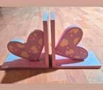 2 Houten boeken steunen hartvorm, roze., Ophalen of Verzenden, Zo goed als nieuw