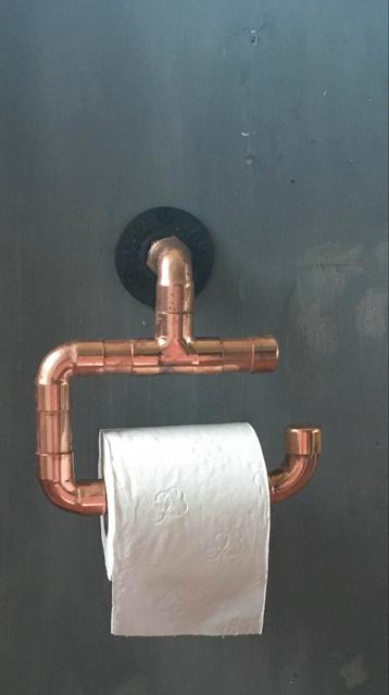 Koperen toiletrolhouder beschikbaar voor biedingen