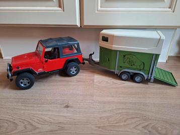 Bruder - Jeep met paardentrailer beschikbaar voor biedingen