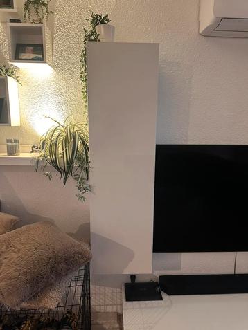 Te koop 2 witte badkamer kasten, deuren hoogglans wit!