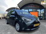 Toyota Aygo 1.0 VVT-i x-play Apple Carplay Camera NW Model, Voorwielaandrijving, Stof, Gebruikt, 4 stoelen