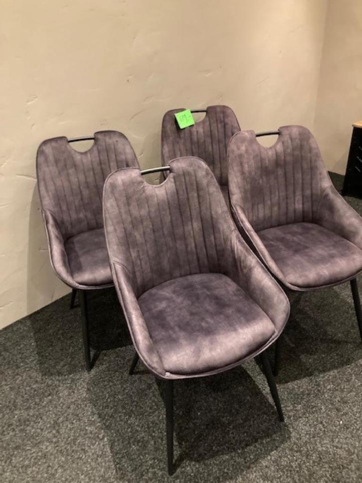 Eetkamerstoel ‘Bingo’ Velvet antraciet ( 4 x showmodel ), Huis en Inrichting, Stoelen, Nieuw, Vier, Metaal, Stof, Grijs, Ophalen of Verzenden