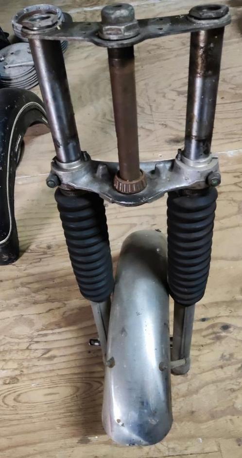 Veel onderdelen van oldtimers BMW; r50/60/69/26 /5/6/7, Motoren, Onderdelen | Oldtimers, Ophalen