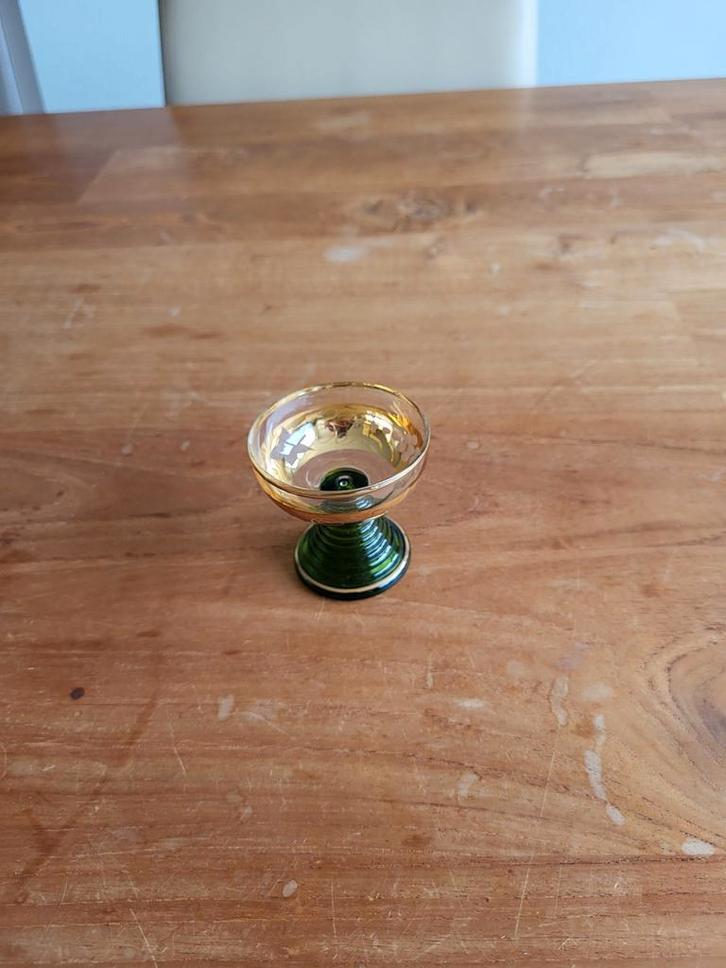 Klein Roemer Likeurglas, Huis en Inrichting, Woonaccessoires | Vazen, Gebruikt, Groen, Minder dan 50 cm, Glas, Ophalen of Verzenden