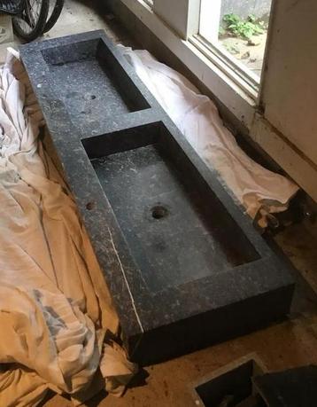 Zware granieten wastafel 180x50 beschikbaar voor biedingen