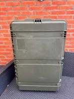 PELI IM2950 STORM-CASE LEEG OLIJF GROEN, Muziek en Instrumenten, Behuizingen en Koffers, Ophalen of Verzenden, Zo goed als nieuw