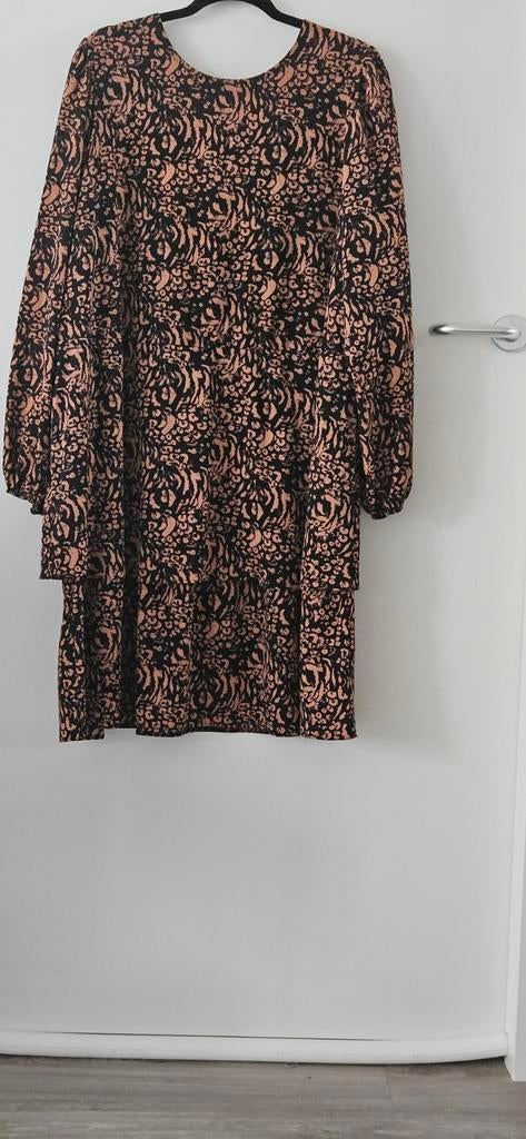 Mooie jurk van PAPAYA m.18, Ophalen of Verzenden, Zo goed als nieuw, Onder de knie