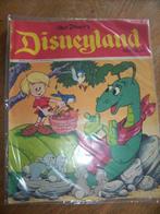 Disney blad Disneyland 44 - 1973 Peter en de Draak op voorka, Ophalen of Verzenden, Overige figuren, Gebruikt, Beeldje of Figuurtje