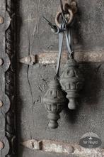 Houten klos ornament hanger leren veter hang stoer sober