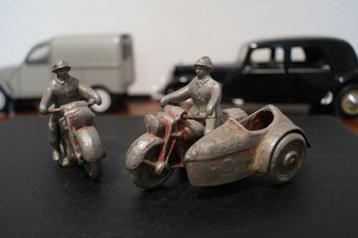 Antiek speelgoed twee Pre war motoren Quiralu Frankrijk 1938 beschikbaar voor biedingen