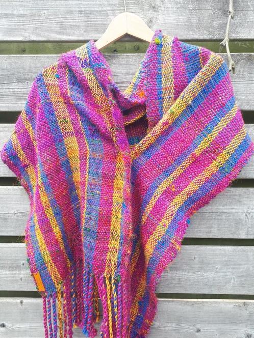 Handmade geweven sjaal van sari zijde, Kleding | Dames, Mutsen, Sjaals en Handschoenen, Zo goed als nieuw, Sjaal, Maat 46/48 (XL) of groter