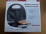 Sandwich toaster van Tomado splinternieuw, Witgoed en Apparatuur, Broodroosters, Nieuw, Ophalen of Verzenden