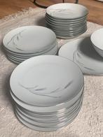 Servies wit grijs., Gebruikt, Ophalen of Verzenden, Bord(en), Overige stijlen