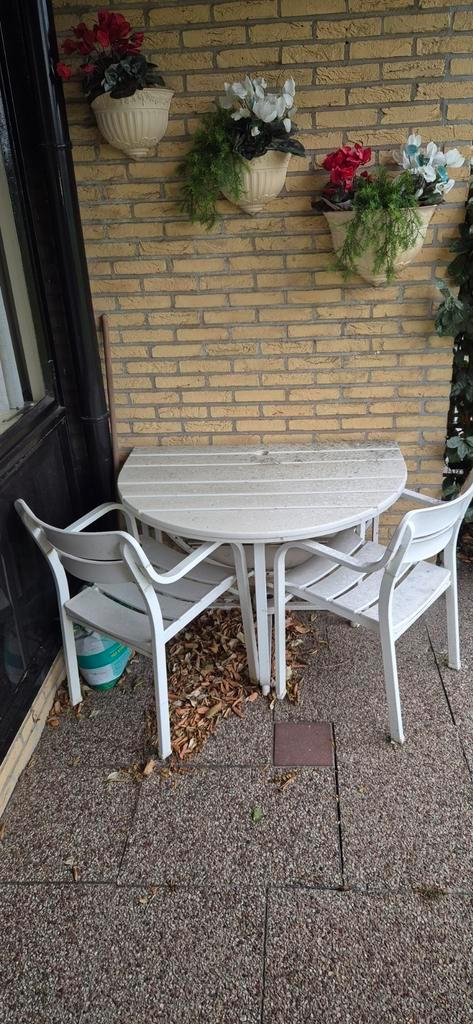 Tuin stoelen en tuin tafel, Tuin en Terras, Ligbedden, Gebruikt, Kunststof, Ophalen