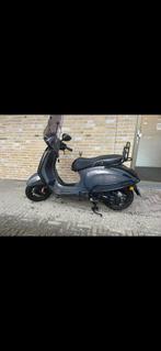 Vespa Sprint (Snor) (2018) (4T), Fietsen en Brommers, Snorfietsen en Snorscooters, Benzine, Ophalen of Verzenden, Vespa, Zo goed als nieuw