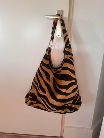 Tijgerprint tote beschikbaar voor biedingen
