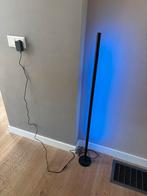 FlinQ Xyro smart vloerlamp, Huis en Inrichting, Lampen | Vloerlampen, Ophalen, Zo goed als nieuw, Metaal, 150 tot 200 cm