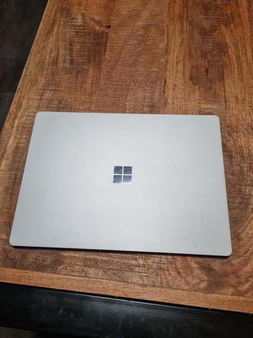 Mooie Surface Laptop 2, Computers en Software, Windows Laptops, Zo goed als nieuw, 13 inch, SSD, Minder dan 2 Ghz, 8 GB, Qwerty