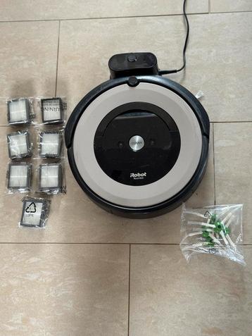 Roomba E5 + Braava m6 + Accessoires beschikbaar voor biedingen