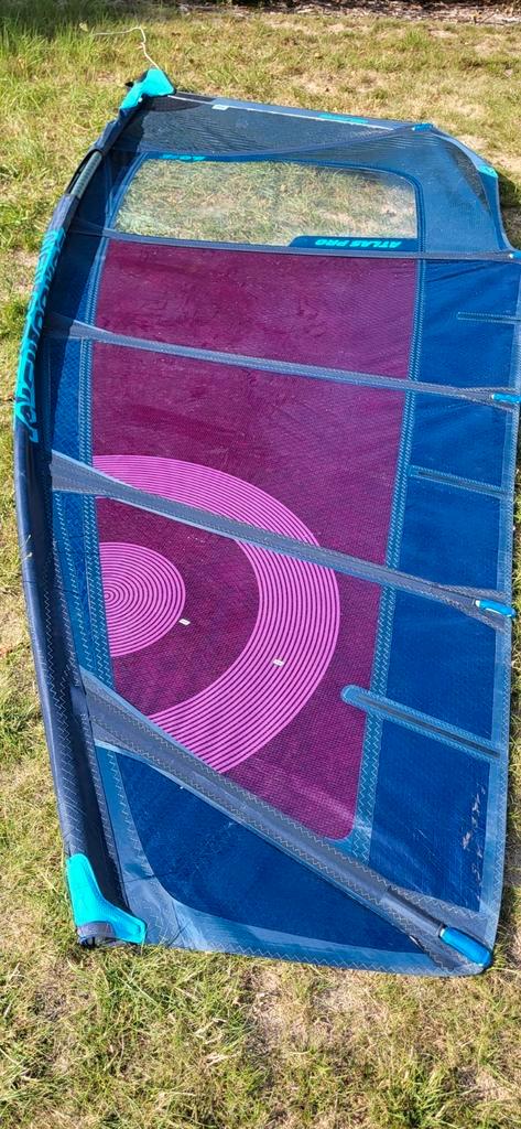 Neilpryde carbon giek en atlas pro 5.0, Watersport en Boten, Windsurfen, Zo goed als nieuw, Minder dan 5 m², Ophalen of Verzenden