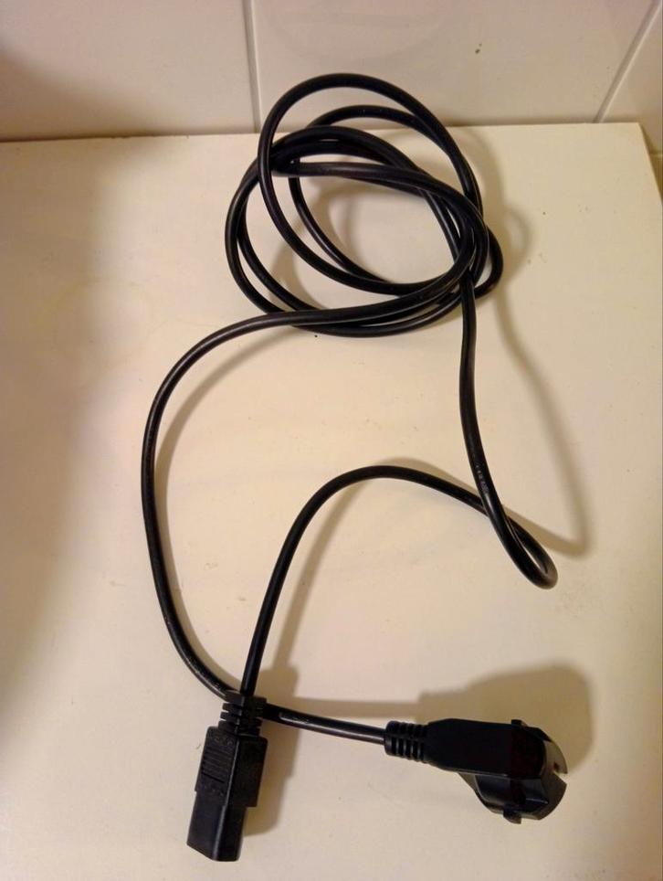 Zeldzame C15 Hittebestendige Stroomkabel (2,5m) | 16A!, Computers en Software, Pc- en Netwerkkabels, Zo goed als nieuw, Ophalen of Verzenden