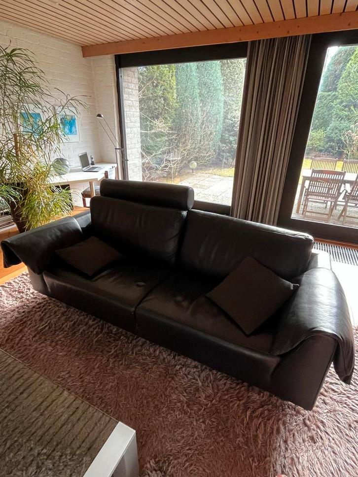 Design leren bank met hoofdsteun, Huis en Inrichting, Banken | Bankstellen, Gebruikt, Rechte bank, Driepersoons, 200 tot 250 cm